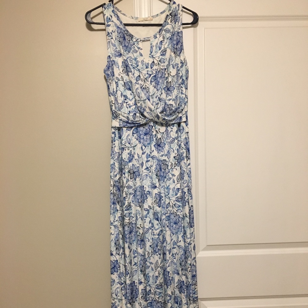 LE LIS Maxi Dress